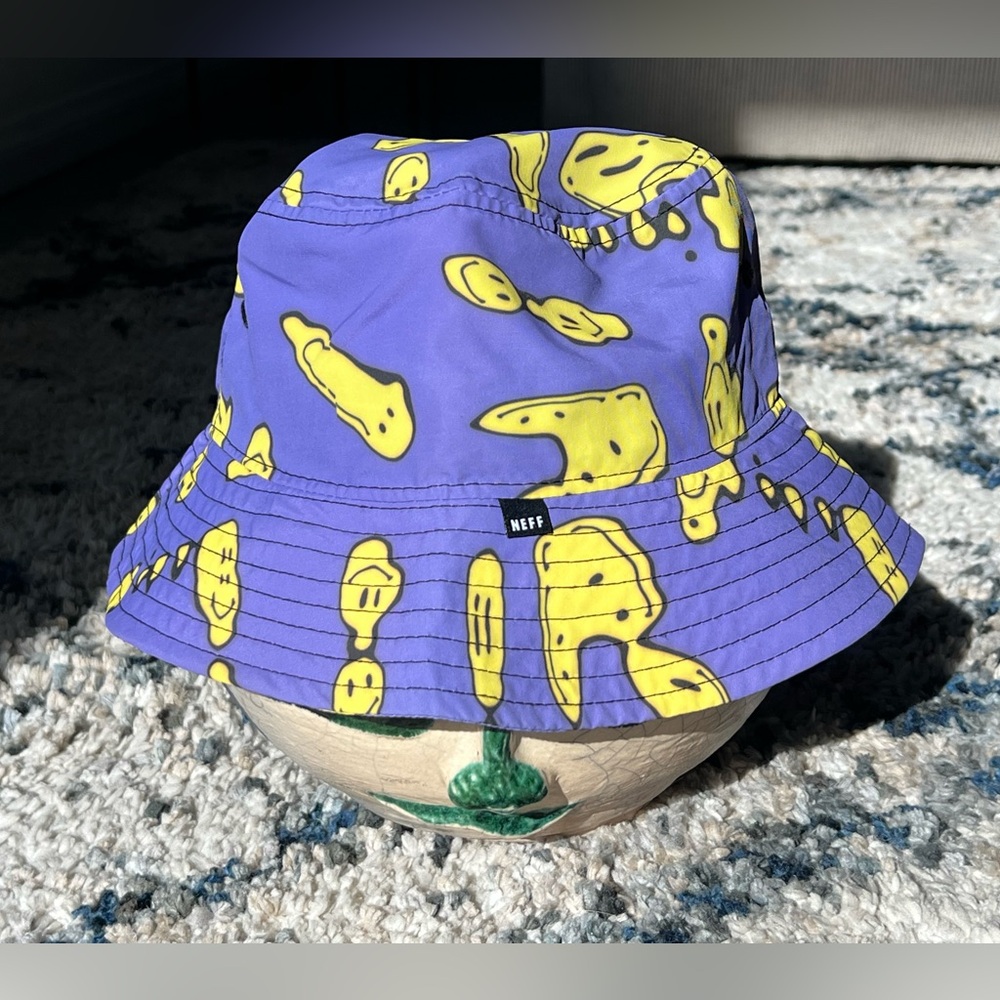 😊Neff🫠Happy Faces🥴Bucket Hat NWT
